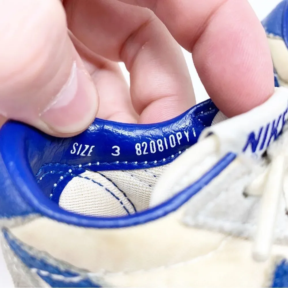 VINTAGE Infants Nike Shoes Size 3